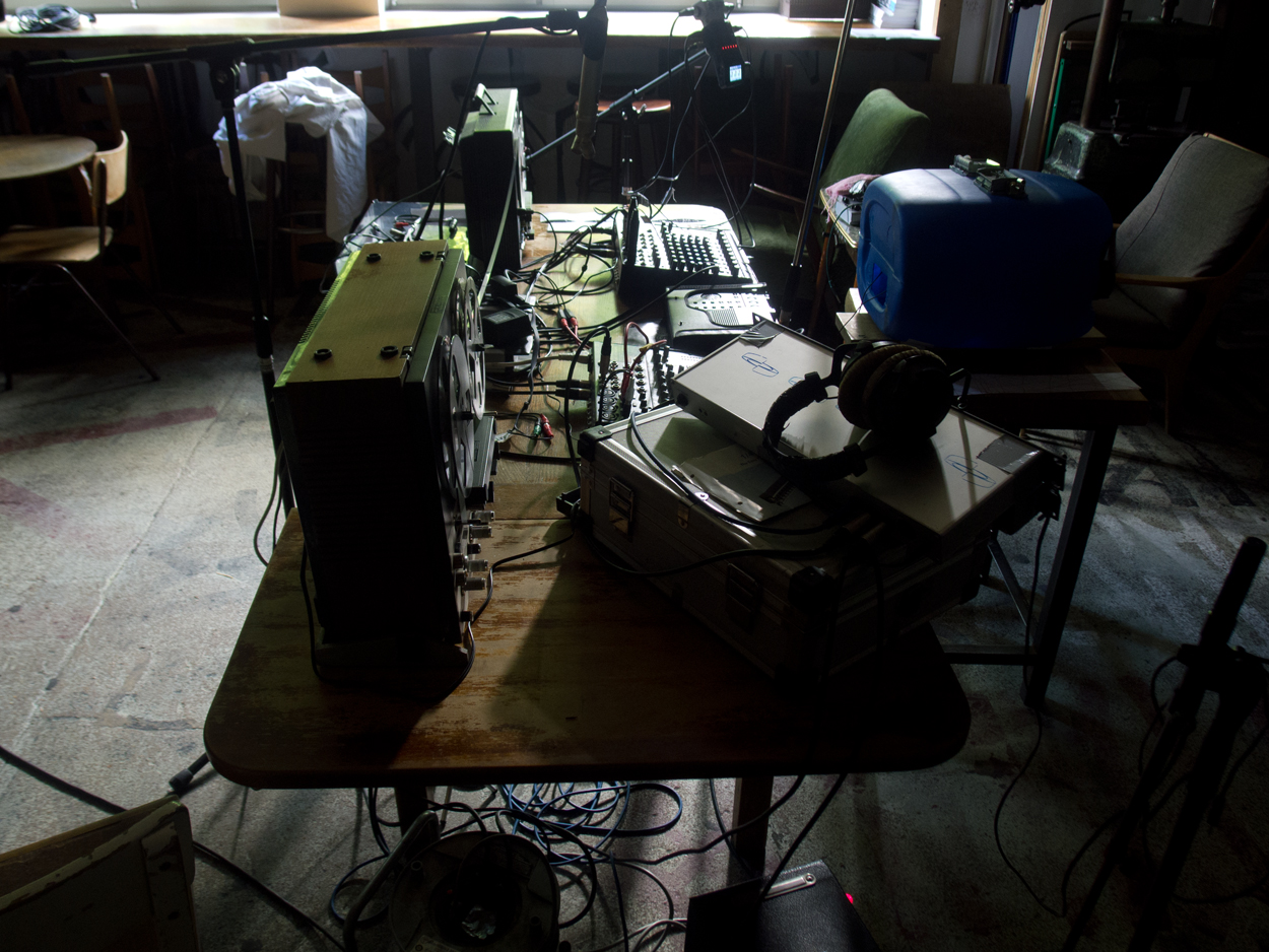 2020-05-01 'sand' Remix Teil 13 (Remix + Aufnahme Tonband, 2te Reprise) (Audio + Video)